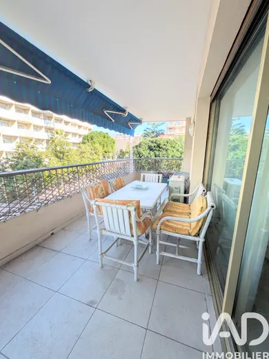 Apartment in Antibes (06160)