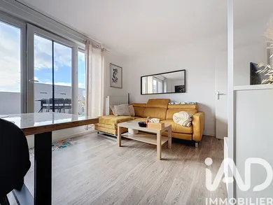Apartment in Grigny (91350)