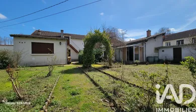 Townhouse in Saint-Amand-Montrond (18200)