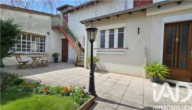 Townhouse in Saint-Amand-Montrond (18200)