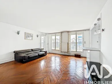 Duplex in Paris (75009)