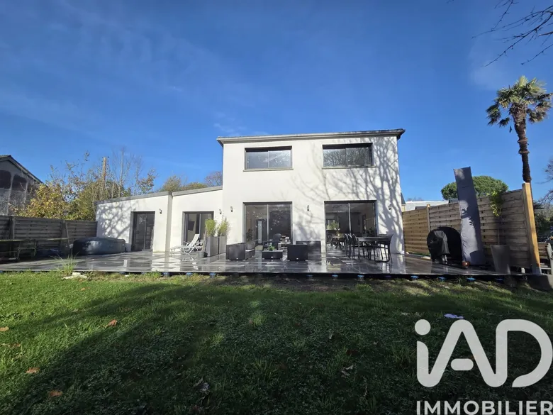 Maison 6 pièces 163 m² · à Concarneau · 163,5 m² · 645 000 €