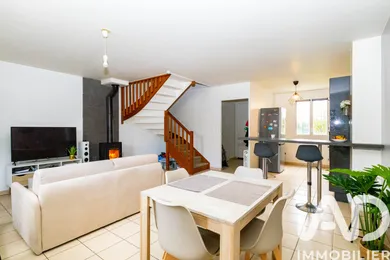 Maison à Périgny (94520)