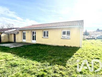 Maison à Sainte-Eulalie (33560)