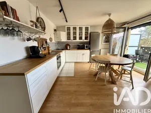 Apartment in Plaisir (78370)