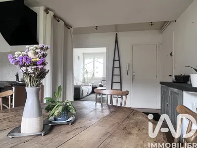 Apartment in Tain-l'Hermitage (26600)