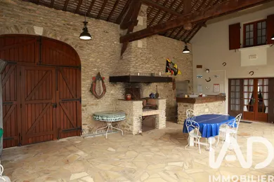 Longere in Carisey (89360)