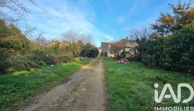 Maison de village à Val-de-Comporté (86400)
