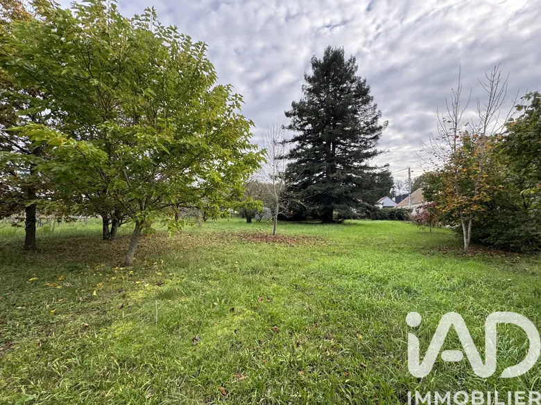Terrain à bâtir à Chabris (36210) · 49 900 €