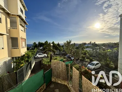 Apartment in Saint-Pierre (97410)