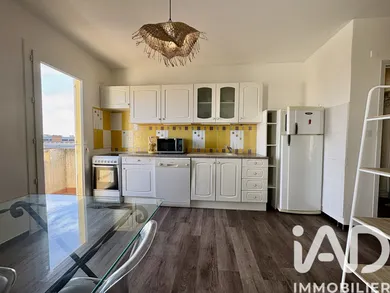 Apartment in Port-la-Nouvelle (11210)