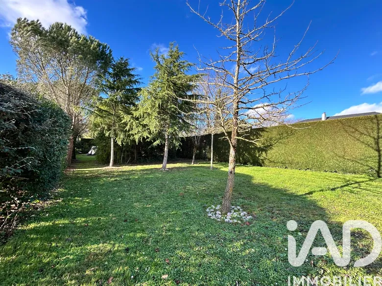 Terrain à bâtir à Mûrs-Erigné (49610) · 65 000 €