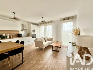 Apartment in La Ville-du-Bois (91620)