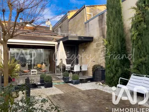 Townhouse in Bordeaux (33000)