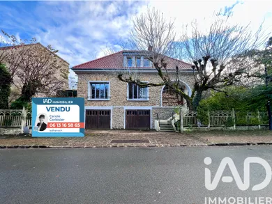 Maison d'architecte à Tournan-en-Brie (77220)