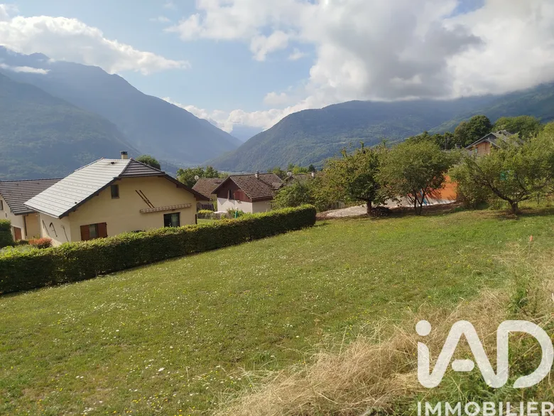 Terrain 610 m² · à Saint-Georges-d'Hurtières · 88 000 €