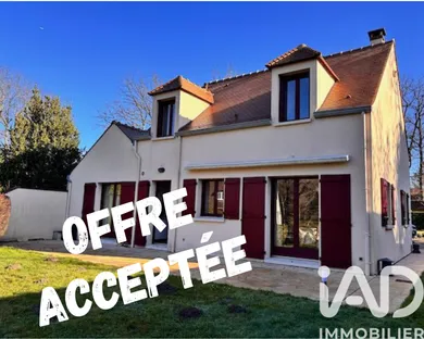 Maison traditionnelle à Bullion (78830)