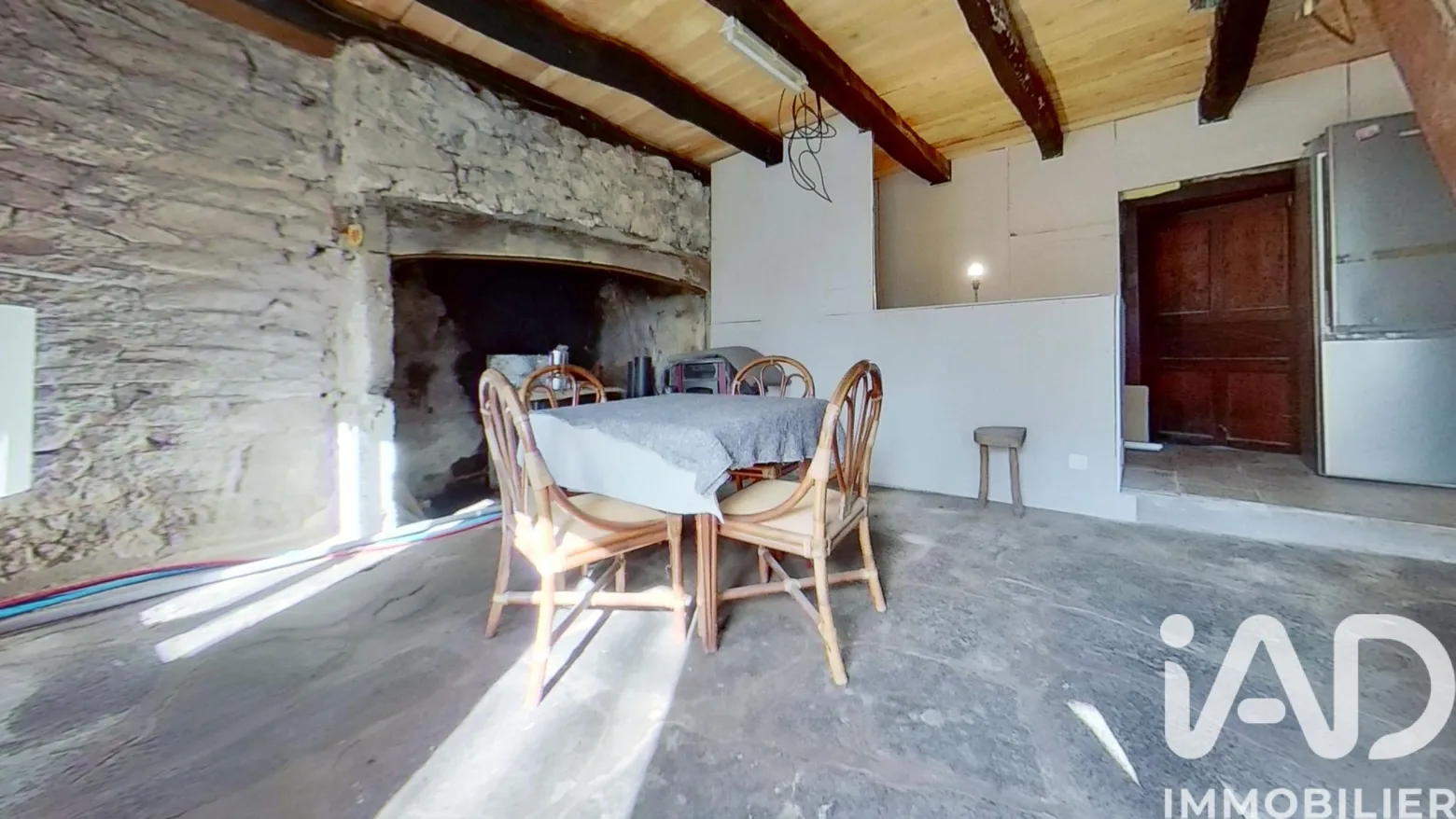 Vente maison à Ally (15700) : maison 4 pièces 77 m² — 3