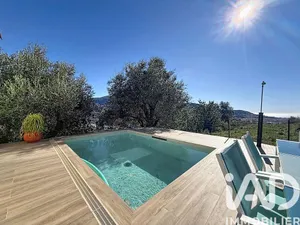 Maison à Saint-André-de-la-Roche (06730)