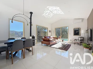 Maison à Saint-André-de-la-Roche (06730)