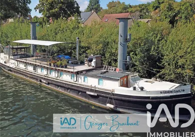 Barge in Conflans-Sainte-Honorine (78700)