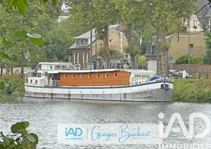 Barge in Pontoise (95300)