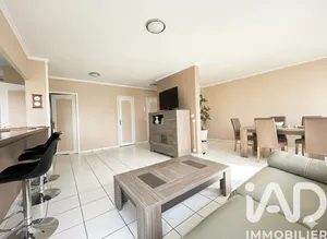 Apartment in Les Clayes-sous-Bois (78340)