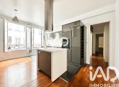 Apartment in Paris (75010)