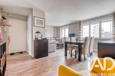 Apartment in Paris (75015)