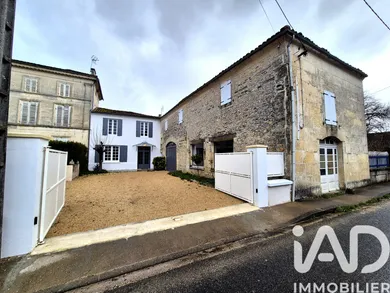 Maison à Authon-Ébéon (17770)