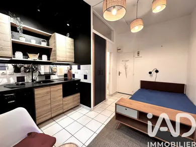 Apartment in Paris (75016)