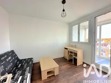 Apartment in Saint-Cyr-l'École (78210)