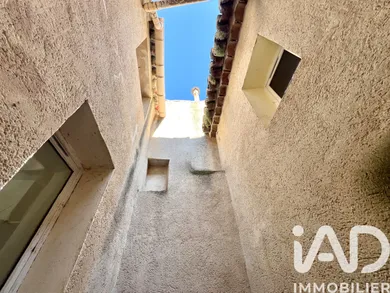 Immeuble à Apt (84400)