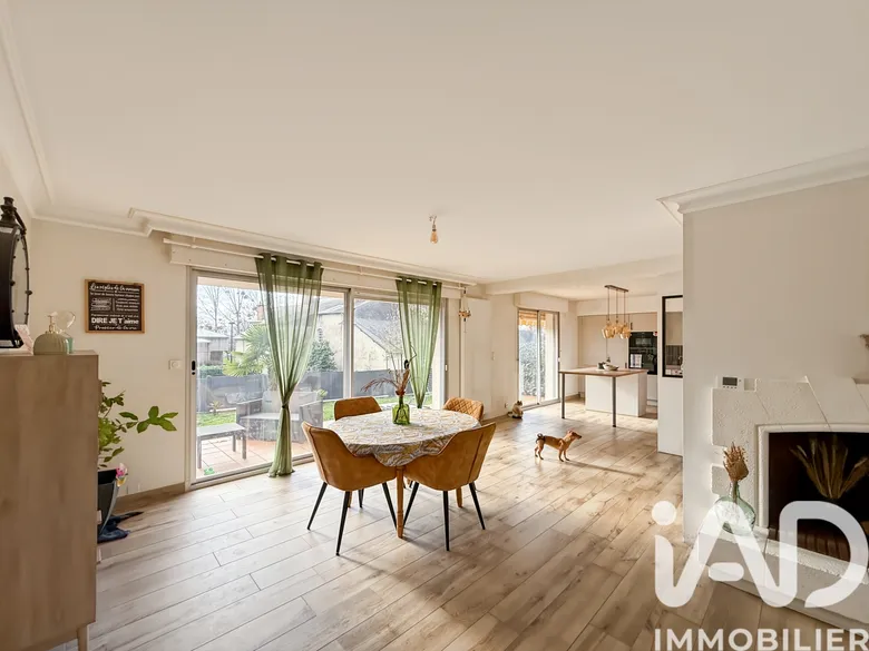 Maison 5 pièces 126 m² · à Saint-Jacques-de-la-Lande · 126 m² · 370 000 €