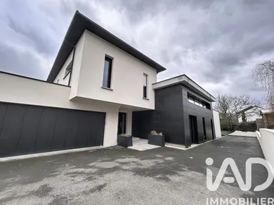 Architectural house in Guignen (35580)