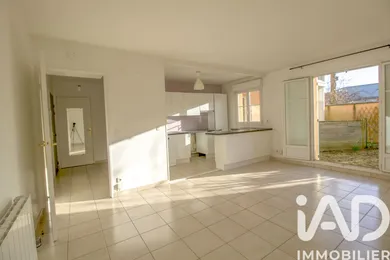 Apartment in Plaisir (78370)