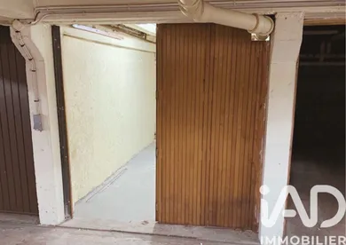 Parking in Paris (75011)