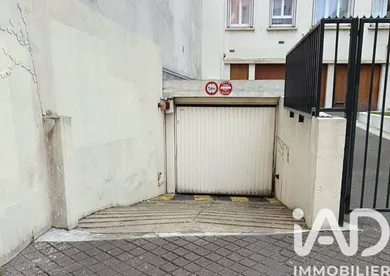 Parking à Paris (75011)