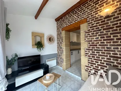 Building in Fumay (08170)