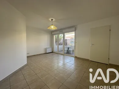 Apartment in Milhaud (30540)