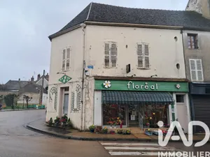 Building in Brienon-sur-Armançon (89210)