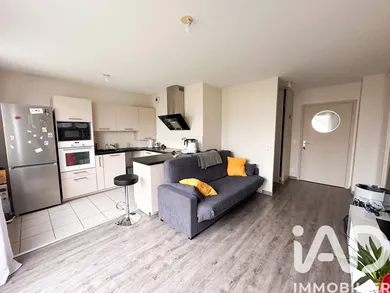 Apartment in Saint-Pierre-du-Perray (91280)