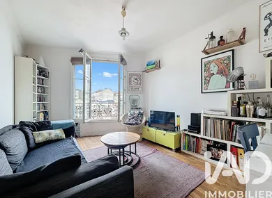 Apartment in Paris (75020)