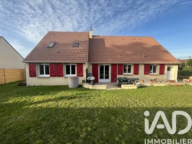 House in Maintenon (28130)