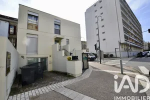 Building in Poissy (78300)