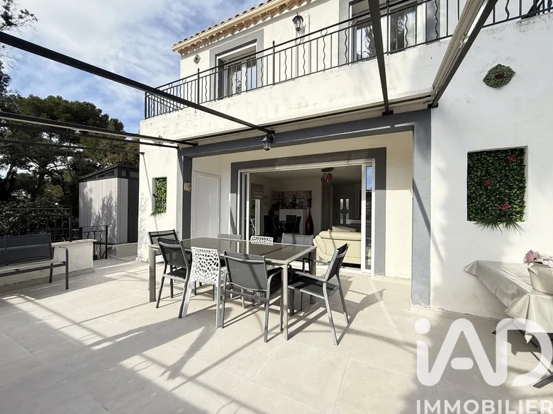 Maison 9 pièces 145 m² · à Six-Fours-les-Plages · 145 m² · 759 000 €