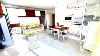 Apartment in Menton (06500)
