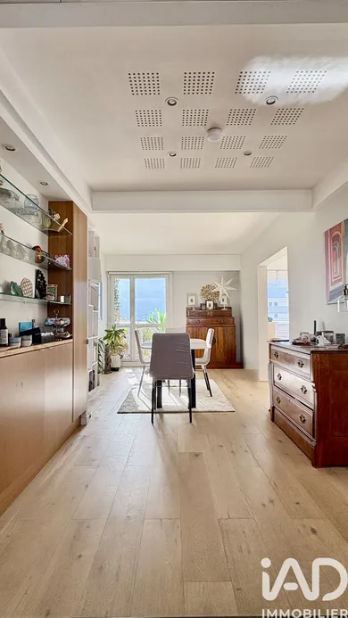Apartment in Bordeaux (33300)