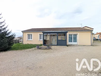 Detached house in Fleuré (86340)