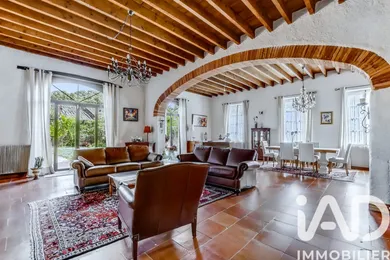 House in Larra (31330)